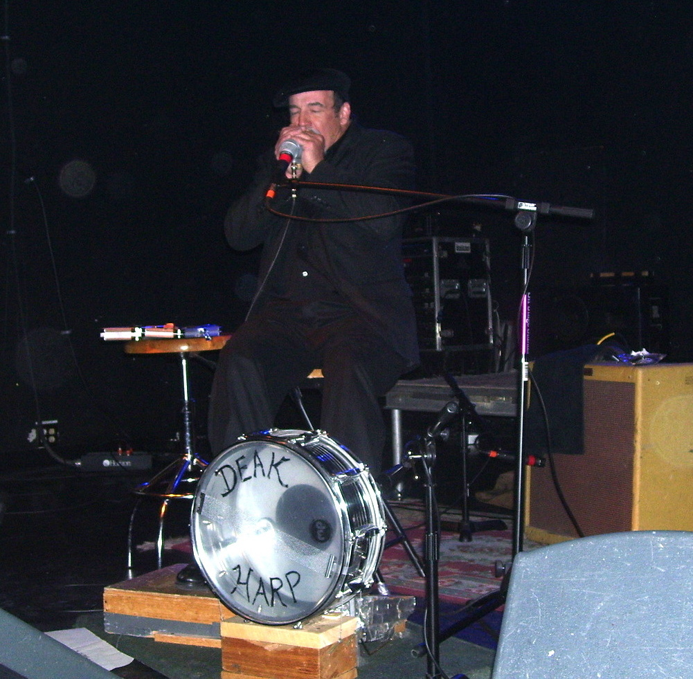 Deak Harp playe The V Club 2009